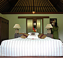 ドゥスン ヴィラ バリ The Dusun Villa Bali　3ザ カヤナ　The Kayana　パブリックプール＆レストラン